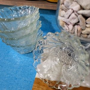 Vintage set of 5,frosted glass/leaf &flower bowls.